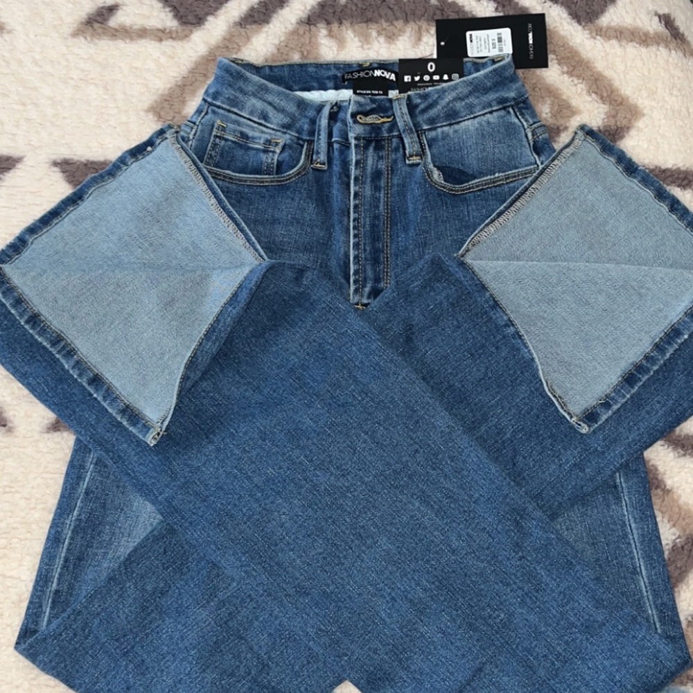 FashionNova side slit jeans - Picture 4 of 7